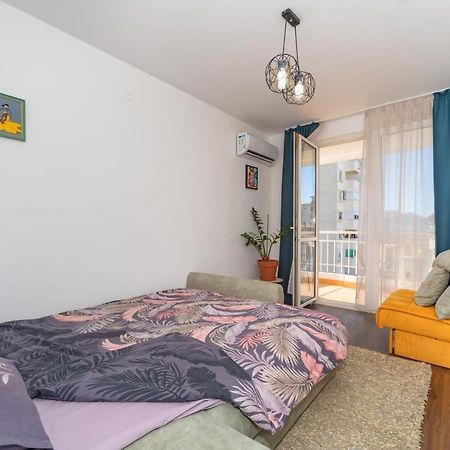 Aloha Apartman Bar Buitenkant foto