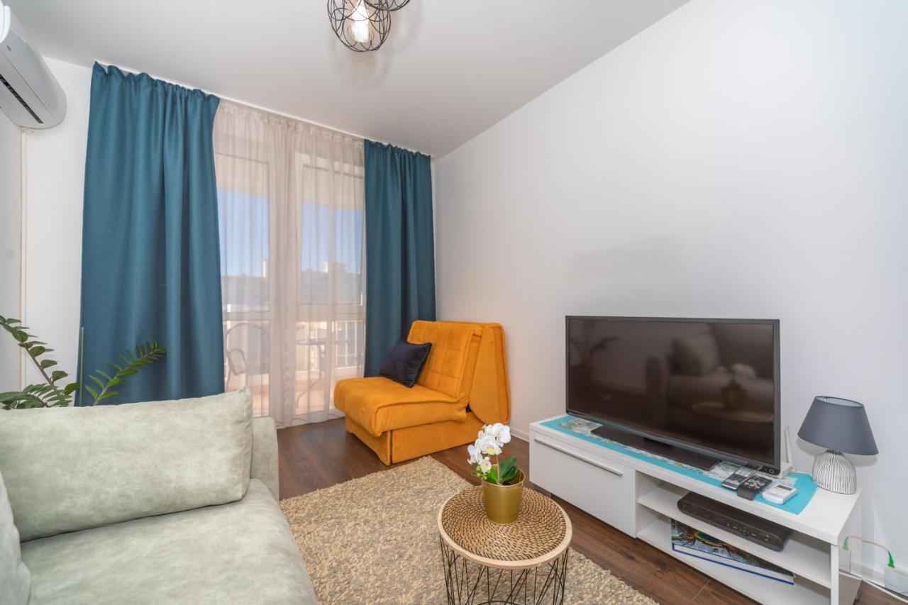 Aloha Apartman Bar Buitenkant foto